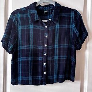 Wild Fable Cropped Plaid Button-Up Shirt Size Medium